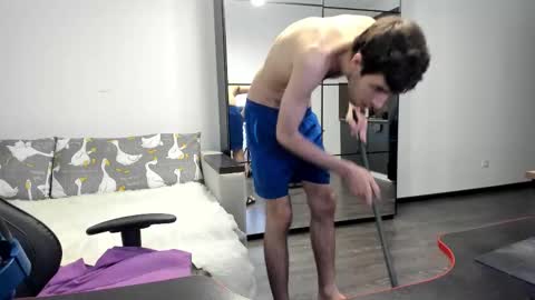 Snapshot of cookies_boys chatting on November 18, 6:40 am cookies_boys online show from November 18, 6:40 am