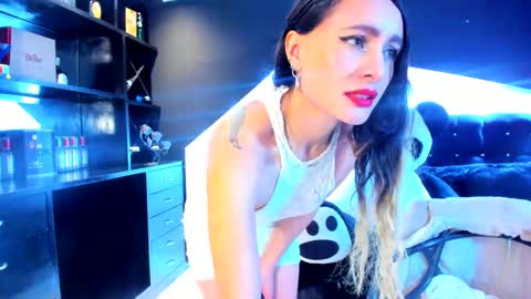 Coral  online show from February 28, 3:26 pm