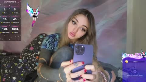 Snapshot of coralie20 chatting on January 18, 11:00 am coralie20 online show from January 18, 11:00 am