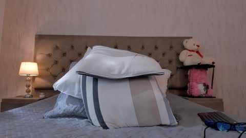 Snapshot of corinabrown_ chatting on February 6, 2:58 pm corinabrown_ online show from February 6, 2:58 pm