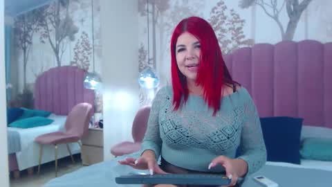 corineray online show from November 25, 3:56 pm