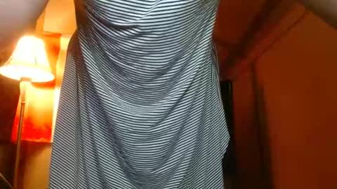 Snapshot of cosmicjones88 chatting on January 1, 6:37 am cosmicjones88 online show from January 1, 6:37 am