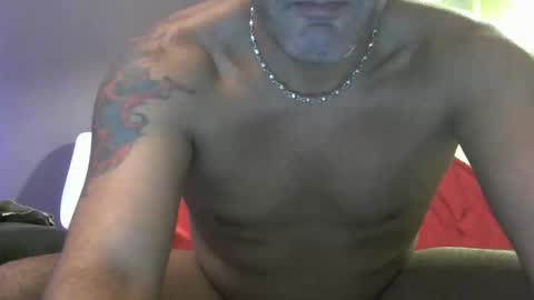 Snapshot of couplehootxxx chatting on November 3, 3:46 pm julia and don online show from November 3, 3:46 pm