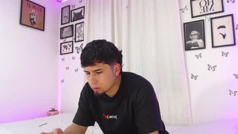 Snapshot of coupsextop chatting on December 18, 7:47 am Juli and Liam online show from December 18, 7:47 am