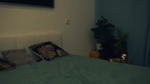 Yui online show from February 2, 1:19 pm