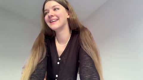 Snapshot of coyness_geneva chatting on February 6, 6:08 am Geneva online show from February 6, 6:08 am