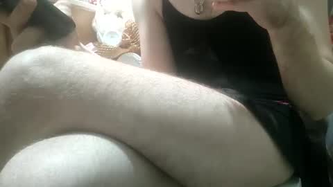 Snapshot of crackback_kyd chatting on December 25, 10:28 am crackback_kyd online show from December 25, 10:28 am