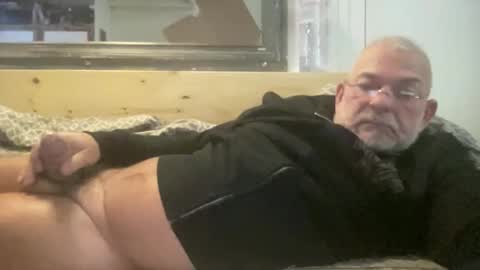 Snapshot of crapaud75018 chatting on October 11, 6:45 am crapaud75018 online show from October 11, 6:45 am