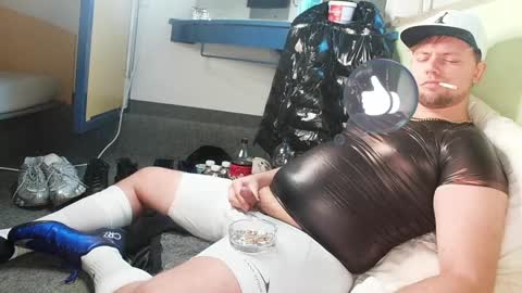 robin online show from December 6, 3:22 pm