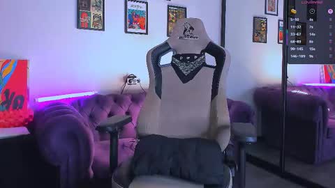 Snapshot of crazy_baby69 chatting on September 20, 5:25 pm online show from September 20, 5:25 pm