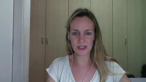 Anny online show from January 31, 8:01 pm