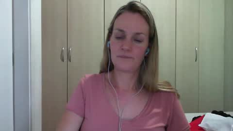 Anny online show from March 6, 11:20 pm