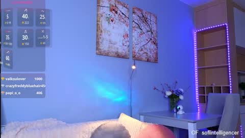 Snapshot of crazybabyyy chatting on October 27, 6:01 pm Valeri Val online show from October 27, 6:01 pm