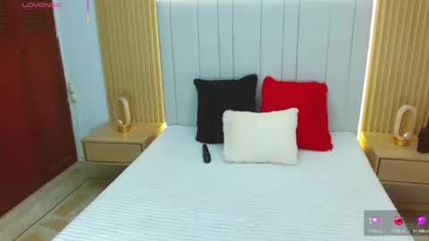 Sara online show from October 20, 1:11 pm