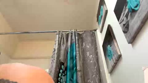 Snapshot of crazydill28 chatting on November 3, 7:37 pm crazydill28 online show from November 3, 7:37 pm