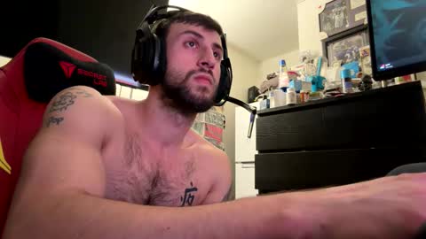 Snapshot of crazydill28 chatting on November 25, 10:21 pm crazydill28 online show from November 25, 10:21 pm