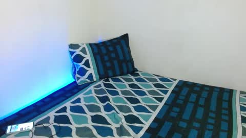 Mely online show from December 4, 2:20 am