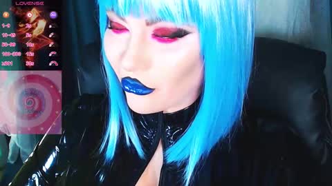 Roxy online show from November 12, 3:23 pm