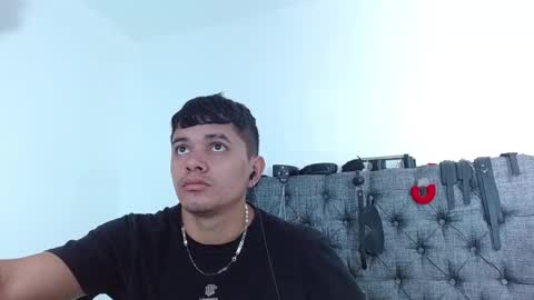 CRISANDMERY online show from February 26, 2:57 pm