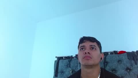 CRISANDMERY online show from March 4, 3:37 pm