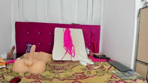 Snapshot of cristal_18xxx chatting on February 8, 10:29 pm Cristal online show from February 8, 10:29 pm