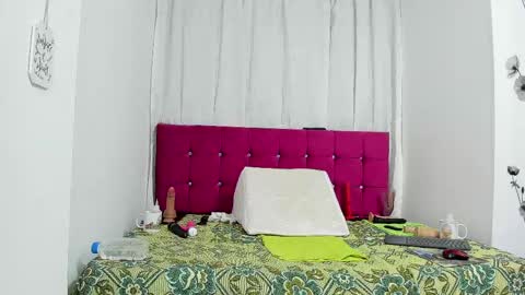 Snapshot of cristal_18xxx chatting on February 13, 1:50 am Cristal online show from February 13, 1:50 am