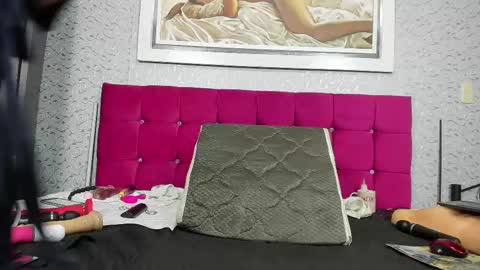 Snapshot of cristal_18xxx chatting on September 10, 3:01 pm Cristal online show from September 10, 3:01 pm