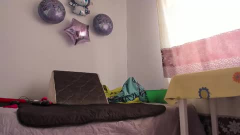 Snapshot of cristal_18xxx chatting on October 20, 6:52 pm Cristal online show from October 20, 6:52 pm