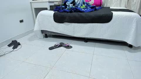 Snapshot of cristal_18xxx chatting on November 2, 10:39 am Cristal online show from November 2, 10:39 am