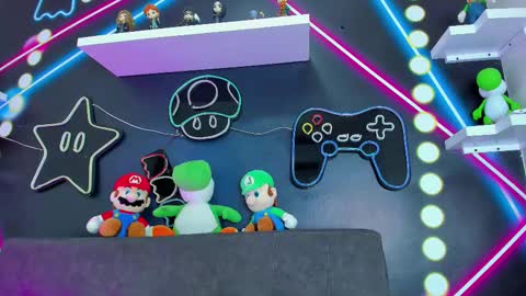 Nicole  Connection time 220pm-910pmCol online show from February 12, 10:48 pm