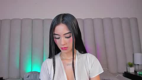 Nicole  Connection time 220pm-910pmCol online show from February 26, 7:38 pm