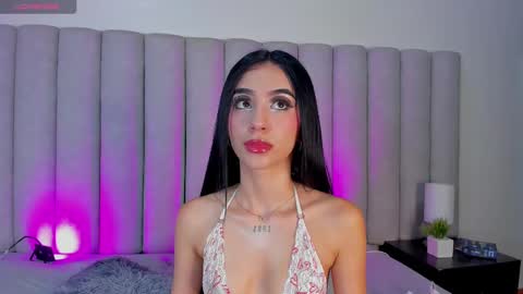 Nicole  Connection time 220pm-910pmCol online show from March 3, 7:39 pm