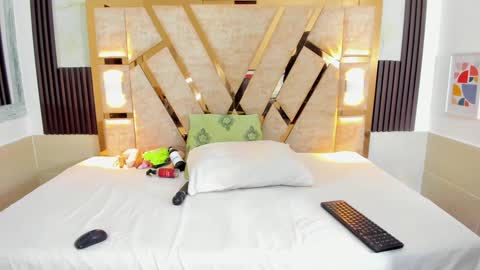 cristin  online show from December 27, 6:53 pm