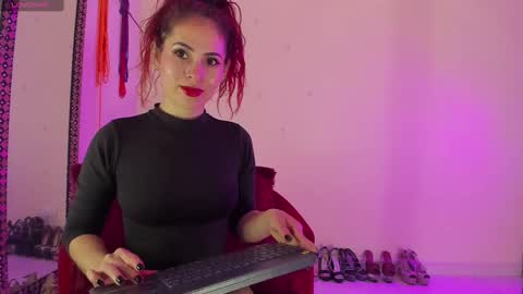 Snapshot of cristinsmith chatting on February 13, 4:50 pm Cristin online show from February 13, 4:50 pm