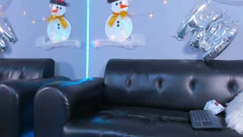 Cristopher online show from January 3, 3:33 pm