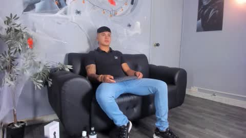 Cristopher online show from October 4, 11:08 am