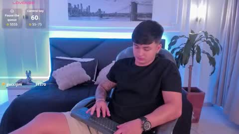 Cristopher online show from November 9, 11:19 am