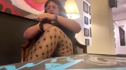 Snapshot of crossdresser64 chatting on March 1, 12:28 am Linda Cross online show from March 1, 12:28 am