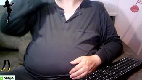 Snapshot of crossdresser64 chatting on November 19, 2:00 am Linda Cross online show from November 19, 2:00 am