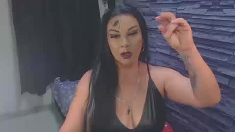 Snapshot of cruela_deviil chatting on October 16, 2:56 am cruela_deviil online show from October 16, 2:56 am