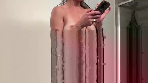 Snapshot of cruellacuck chatting on October 21, 1:28 am CruellaCuck online show from October 21, 1:28 am