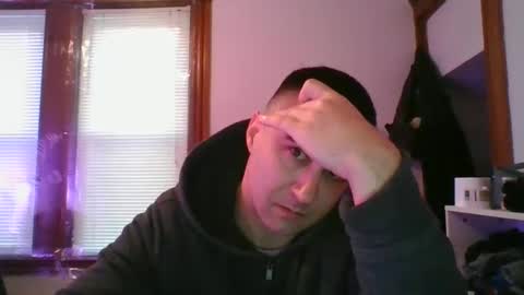 Snapshot of crush380 chatting on December 6, 8:18 pm Crush380 online show from December 6, 8:18 pm