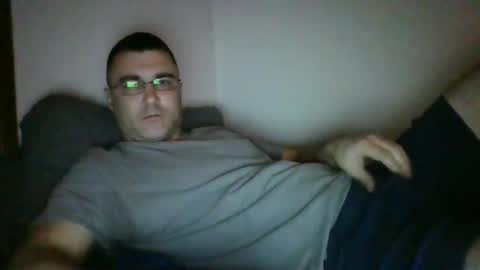 Snapshot of crush380 chatting on December 8, 3:32 am Crush380 online show from December 8, 3:32 am