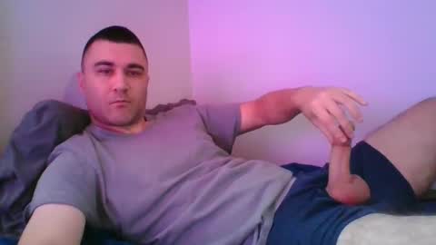 Snapshot of crush380 chatting on December 8, 3:24 pm Crush380 online show from December 8, 3:24 pm