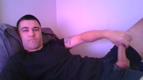 Snapshot of crush380 chatting on February 13, 3:24 pm Crush380 online show from February 13, 3:24 pm