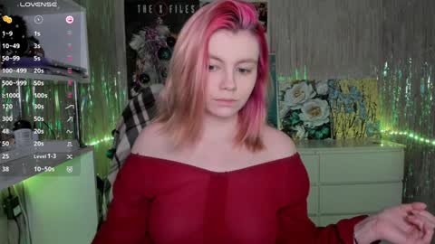 Snapshot of cryptobjgirlv2 chatting on December 30, 4:40 pm Lilith online show from December 30, 4:40 pm