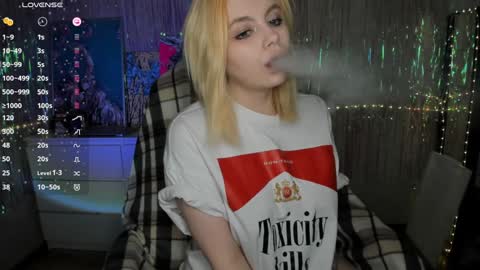 Snapshot of cryptobjgirlv2 chatting on January 20, 4:34 pm Lilith online show from January 20, 4:34 pm