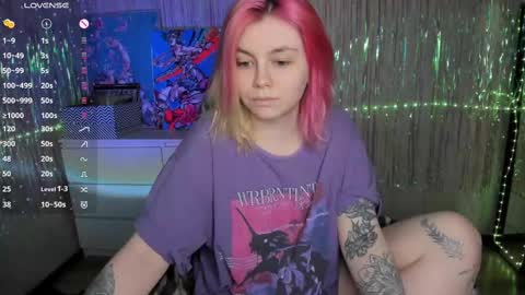 Snapshot of cryptobjgirlv2 chatting on February 21, 4:48 pm Lilith online show from February 21, 4:48 pm