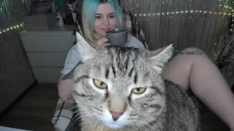 Snapshot of cryptobjgirlv2 chatting on November 8, 5:23 pm Lilith online show from November 8, 5:23 pm