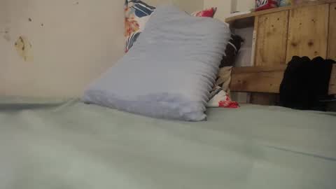 Snapshot of crystal143 chatting on January 14, 9:35 am Crys online show from January 14, 9:35 am